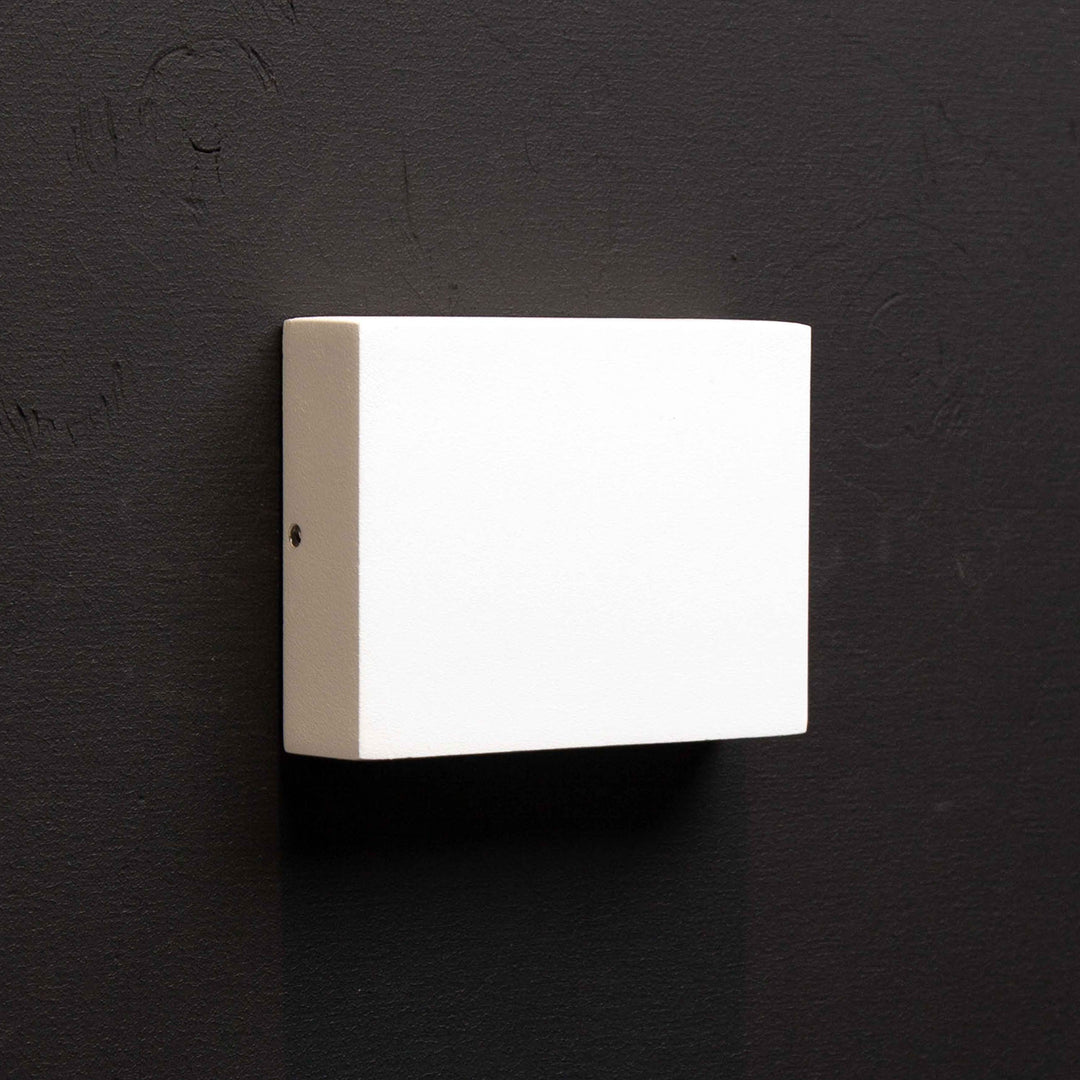 Per II Väggarmatur LED IP54 3000K 6W 430lm Vit