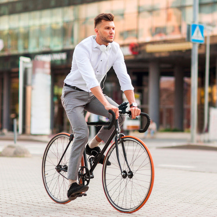 Cykel-/e-scooterhållare med inbyggd powerbank