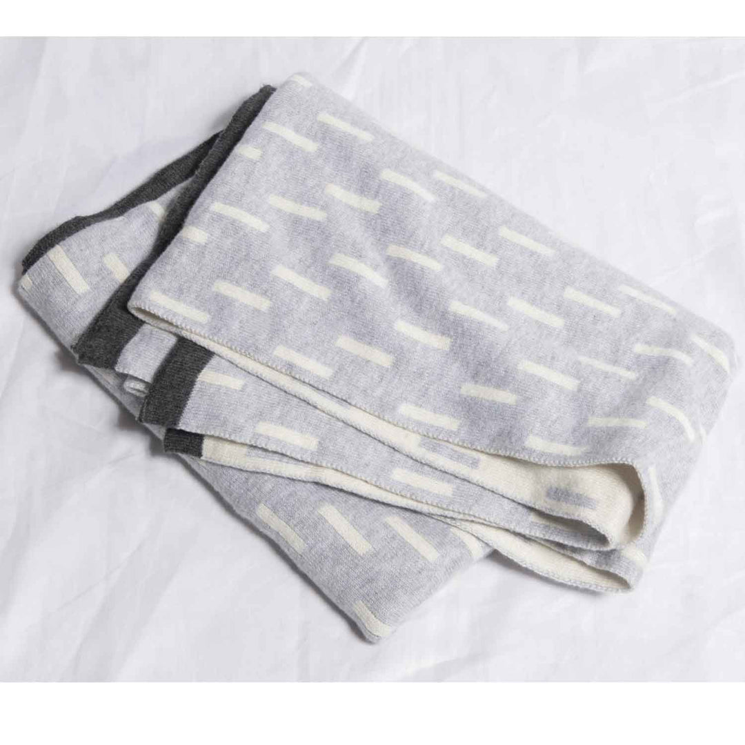 Filt Jaquardstickad Grey Line