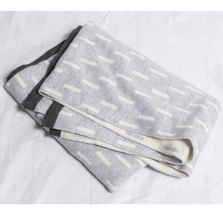 Filt Jaquardstickad Grey Line